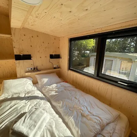 Holiday home Tiny House Am Veluwemeer Im Europarcs Bad Hoophuizen